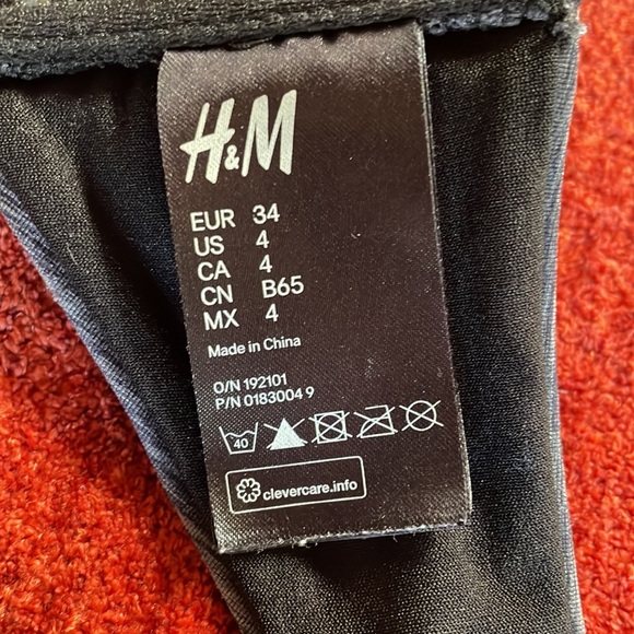 H&M Bandeau Bikini Top - Picture 3 of 3